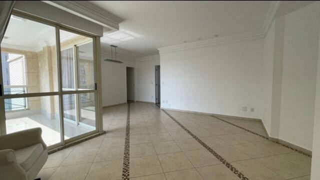 Apartamento à venda com 3 quartos, 108m² - Foto 2