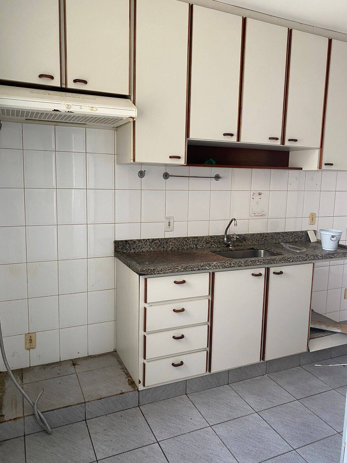 Apartamento à venda com 3 quartos, 112m² - Foto 4