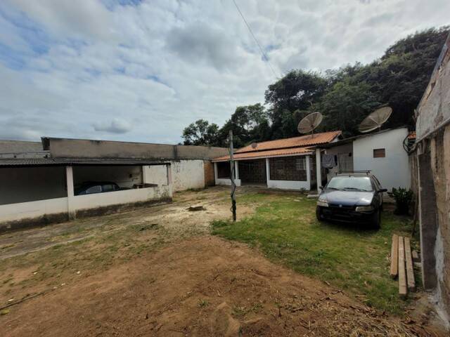 Fazenda à venda com 2 quartos, 184m² - Foto 1