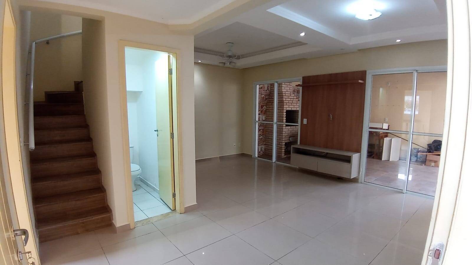 Casa de Condomínio para alugar com 3 quartos, 102m² - Foto 1