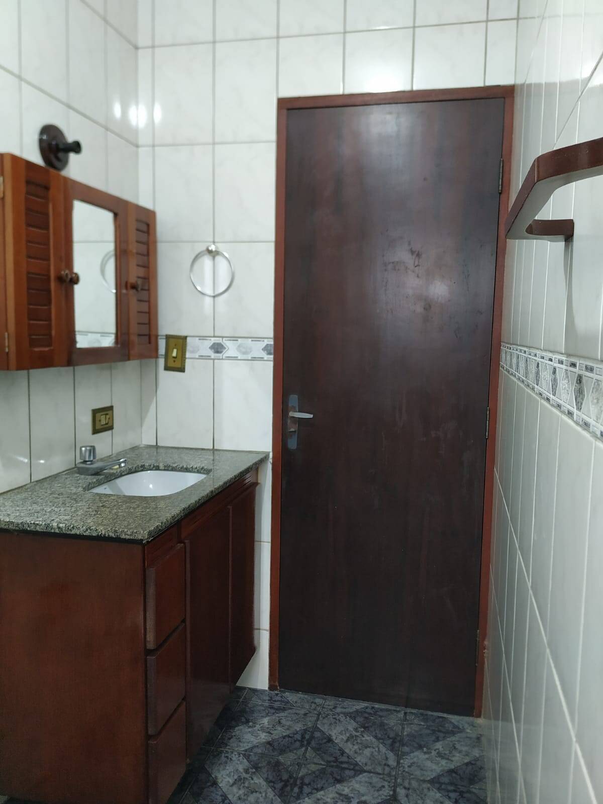 Casa para alugar com 2 quartos, 87m² - Foto 9