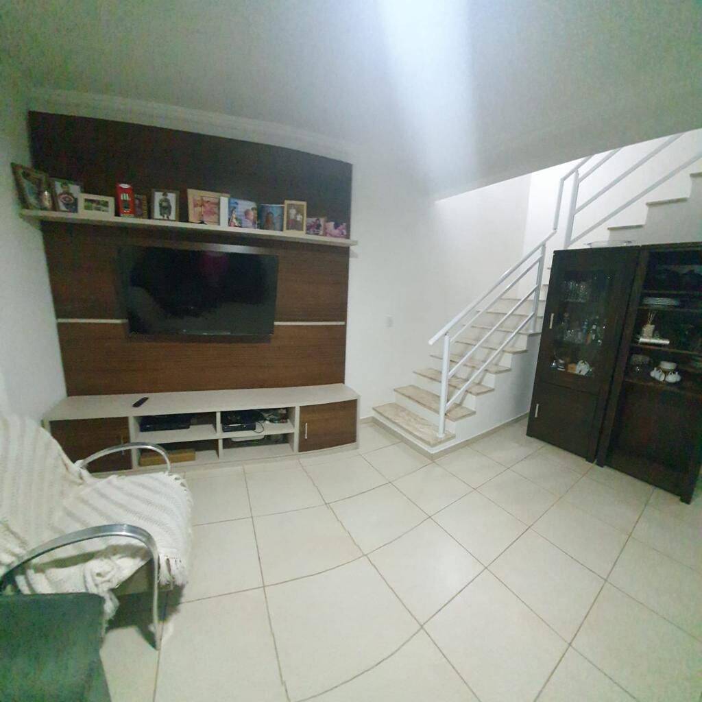 Casa de Condomínio à venda com 3 quartos, 149m² - Foto 2