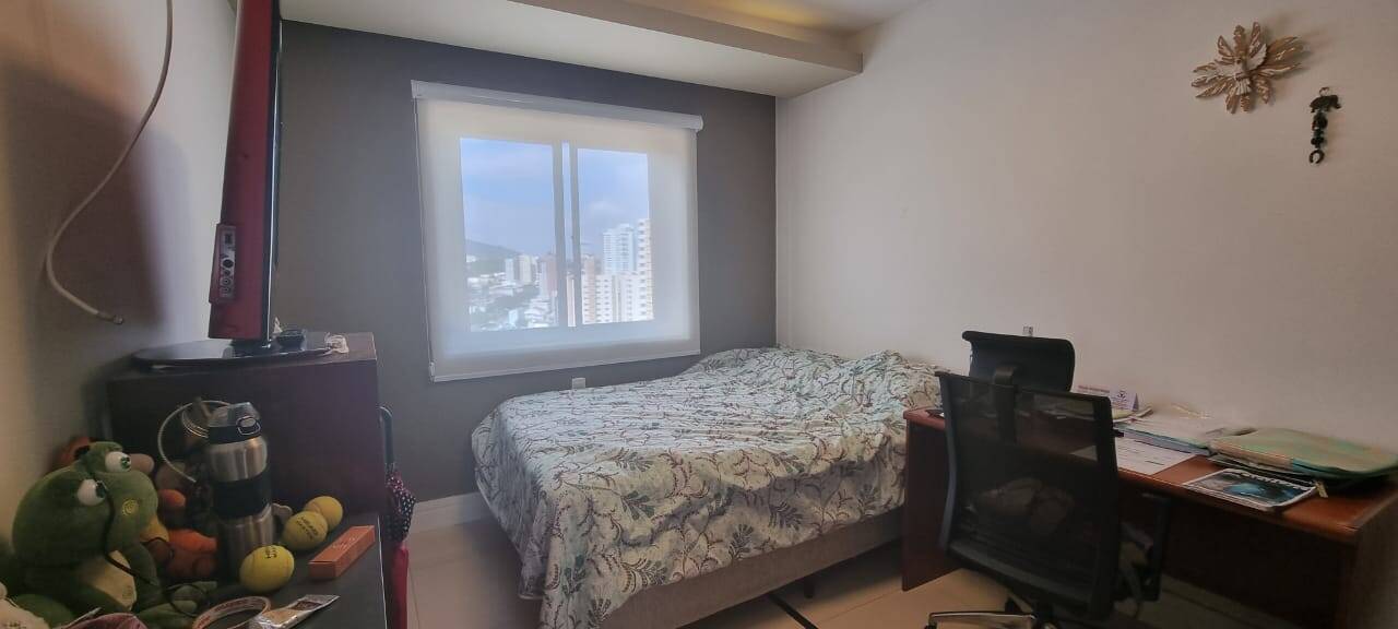 Apartamento à venda com 5 quartos, 271m² - Foto 28