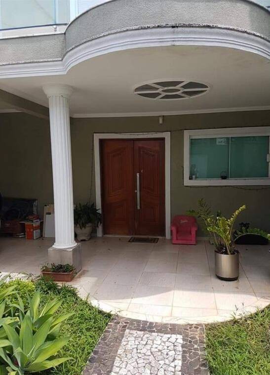 Casa à venda com 3 quartos, 360m² - Foto 1