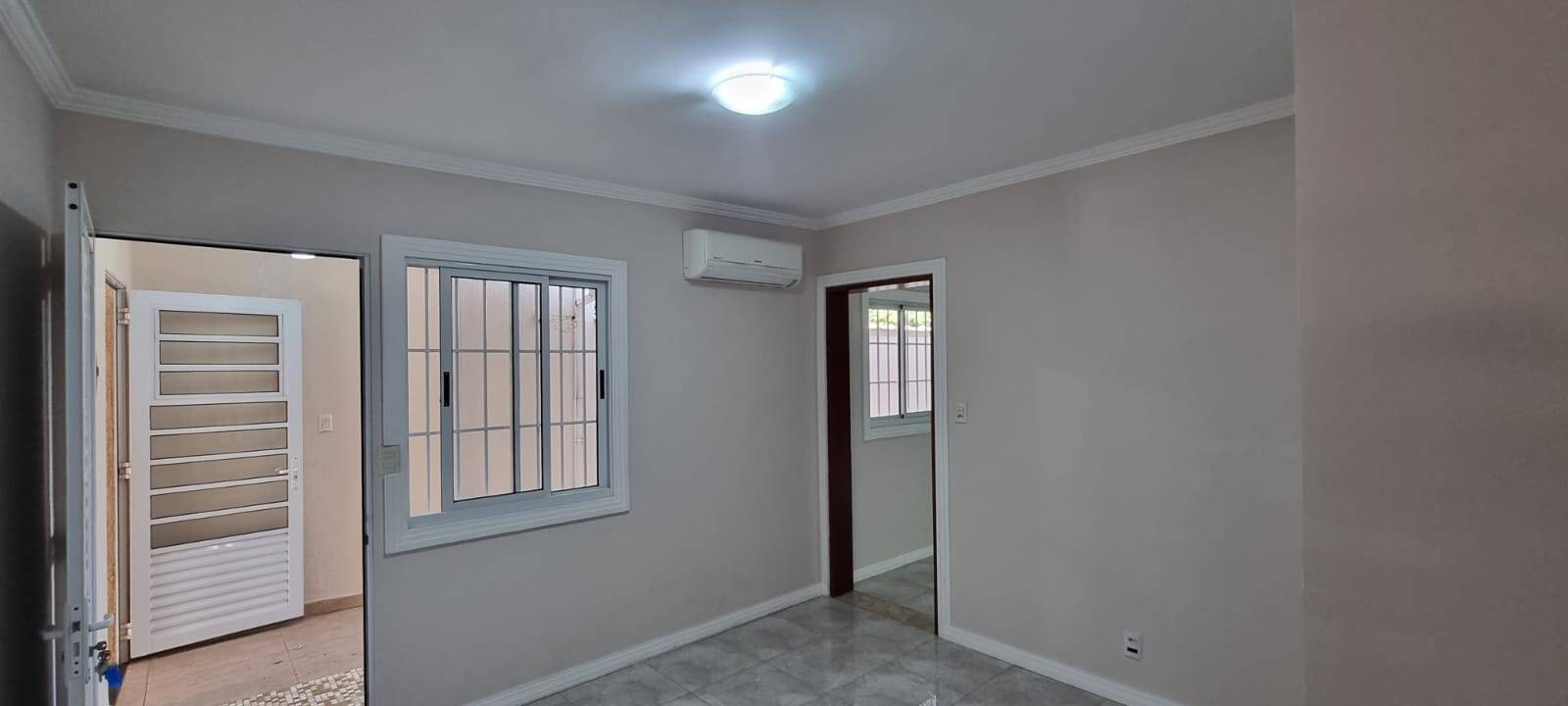 Casa à venda com 3 quartos, 230m² - Foto 3