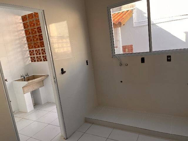 Casa para alugar com 2 quartos, 82m² - Foto 13