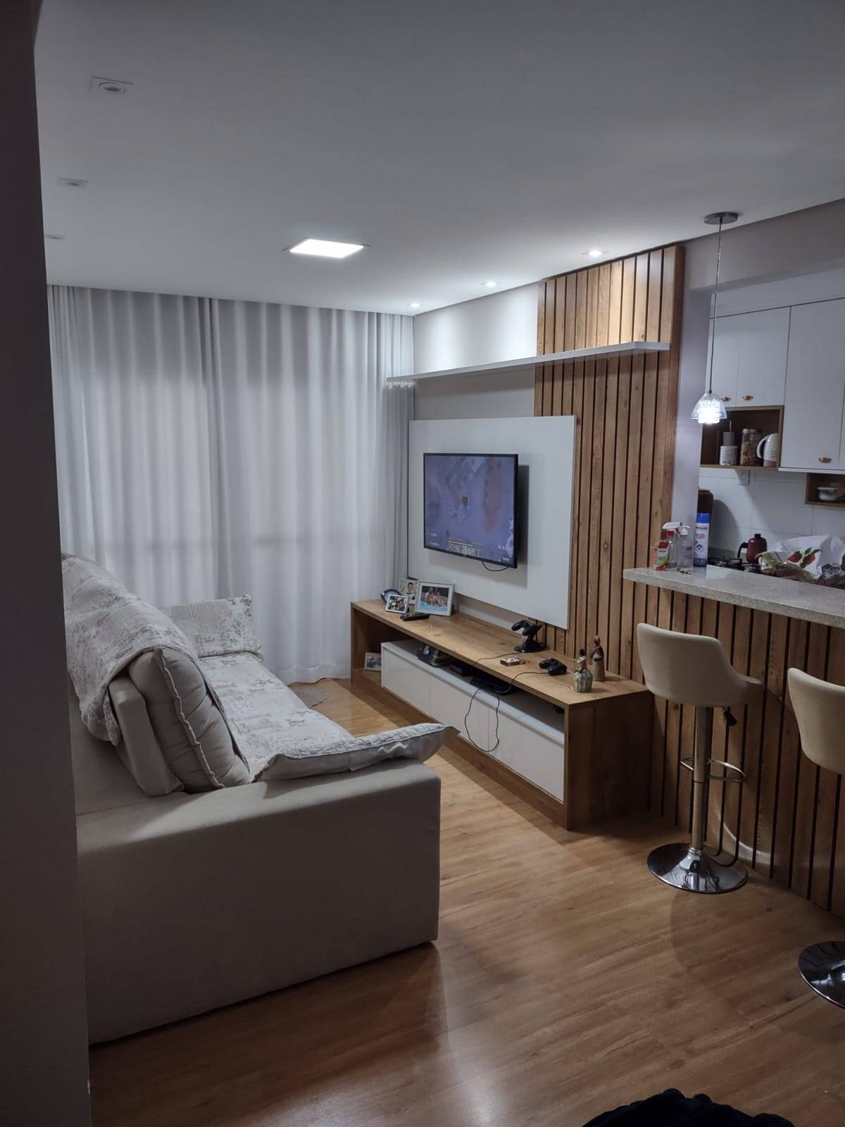 Apartamento à venda com 3 quartos, 80m² - Foto 2