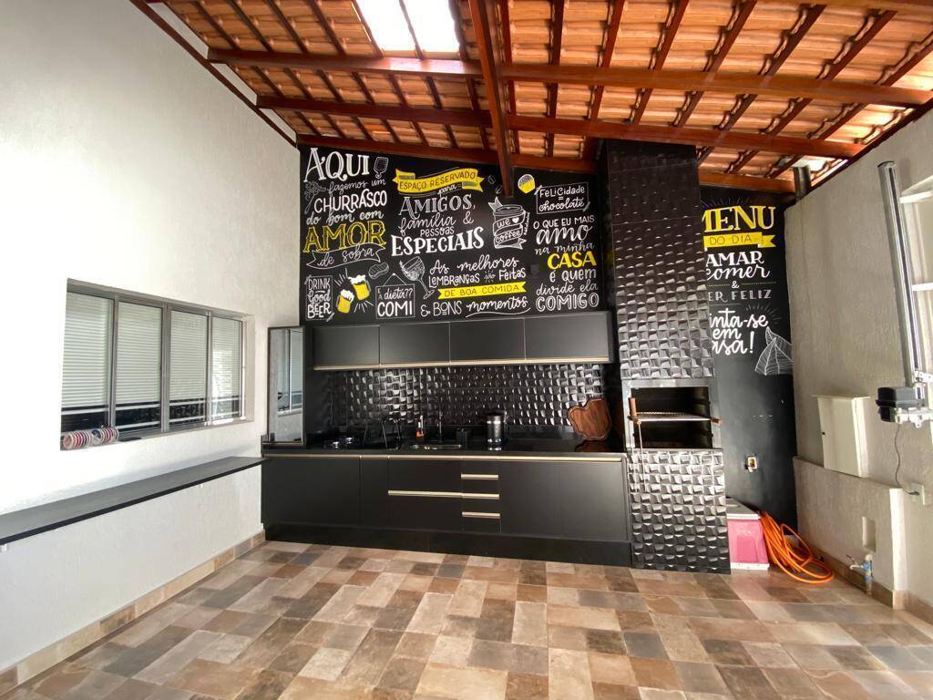 Casa à venda com 2 quartos, 108m² - Foto 4