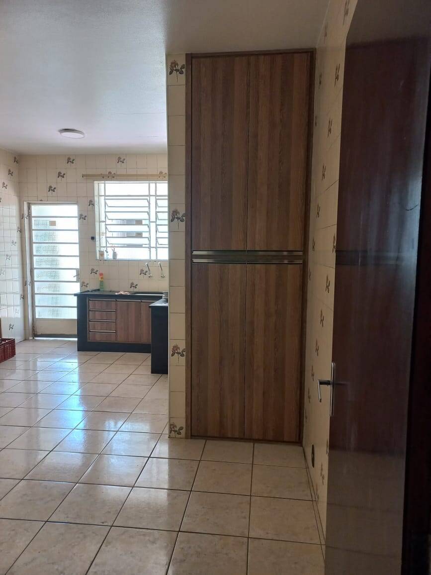 Casa à venda com 4 quartos, 190m² - Foto 4