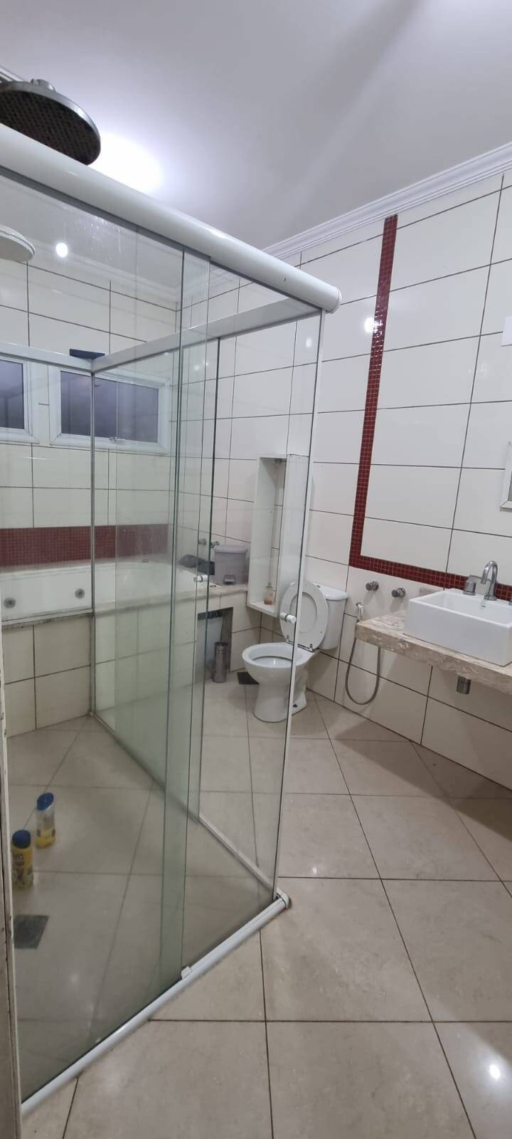 Casa de Condomínio para alugar com 6 quartos, 365m² - Foto 18