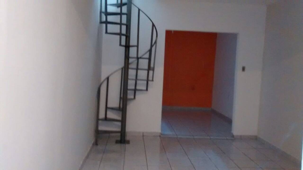 Casa à venda com 4 quartos, 250m² - Foto 26