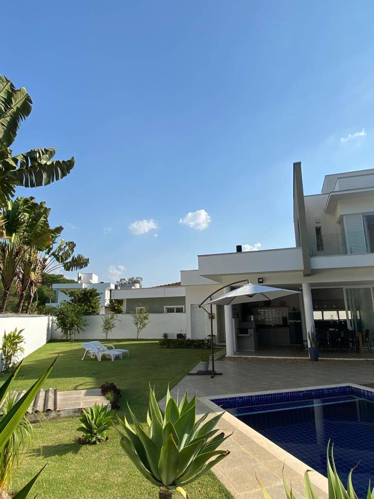 Casa de Condomínio à venda com 3 quartos, 262m² - Foto 1