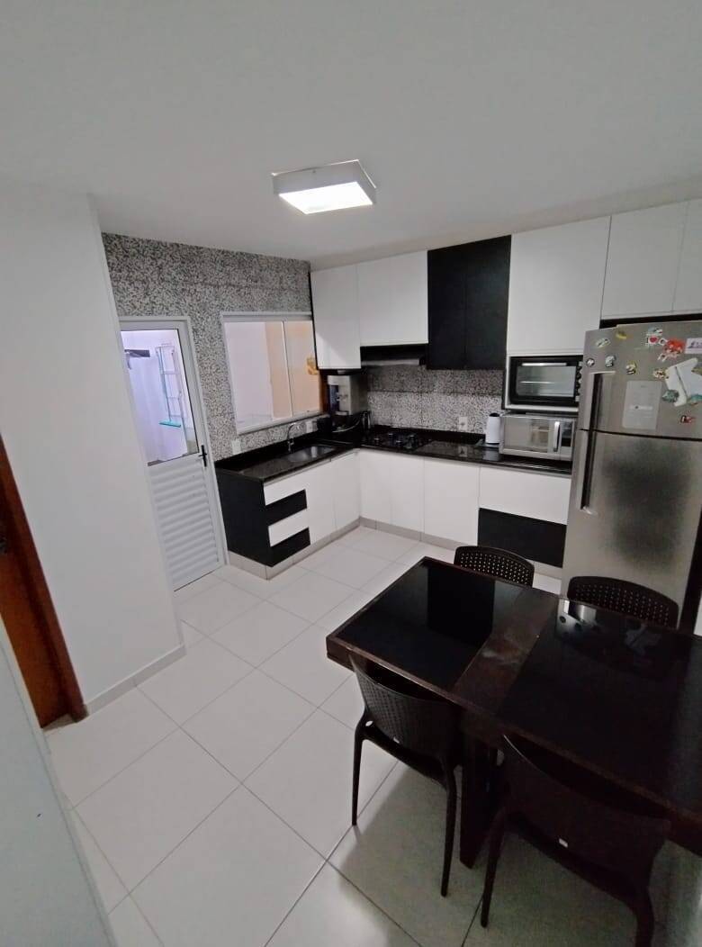 Casa de Condomínio à venda com 2 quartos, 80m² - Foto 1