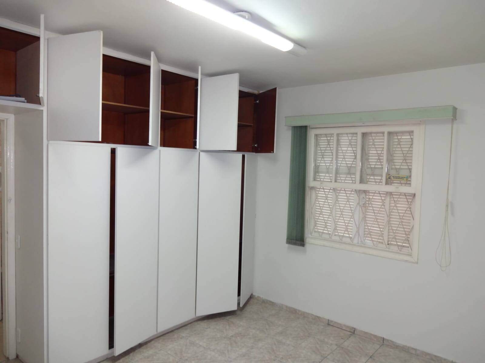 Casa à venda com 2 quartos, 121m² - Foto 2