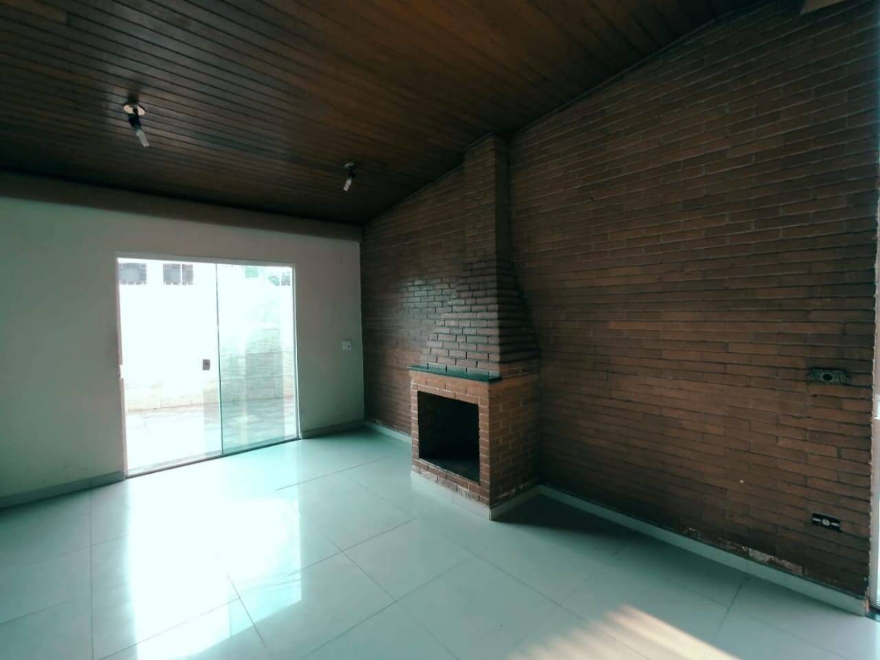 Casa à venda com 3 quartos, 200m² - Foto 4