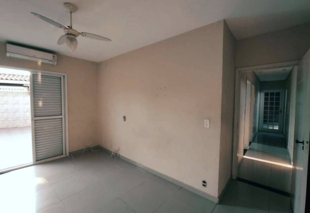 Casa à venda com 3 quartos, 200m² - Foto 5