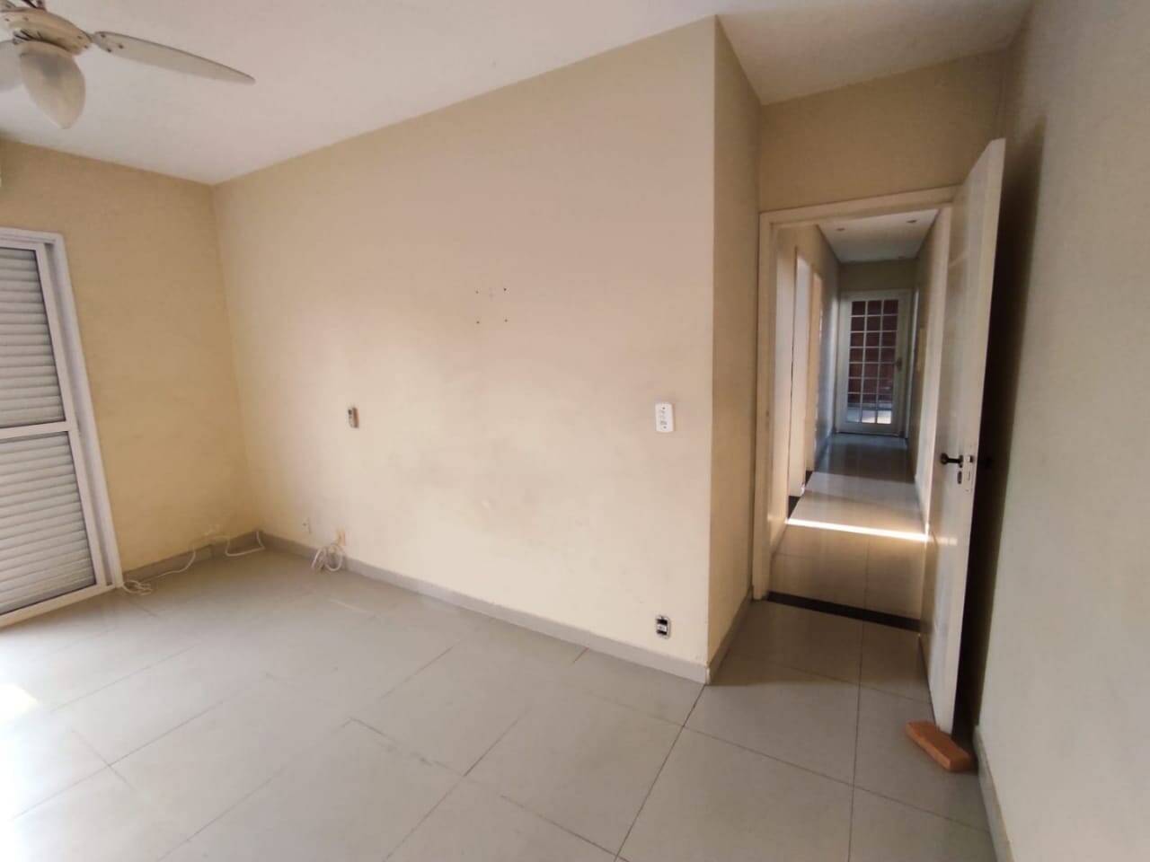 Casa à venda com 3 quartos, 200m² - Foto 10