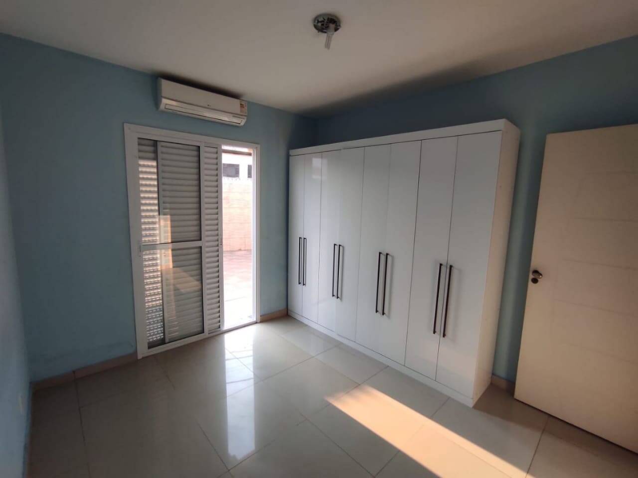 Casa à venda com 3 quartos, 200m² - Foto 12