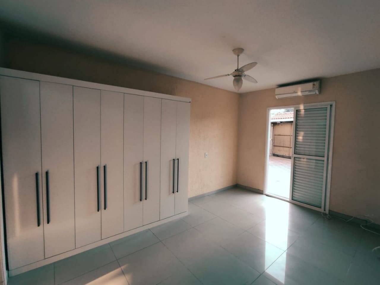 Casa à venda com 3 quartos, 200m² - Foto 13