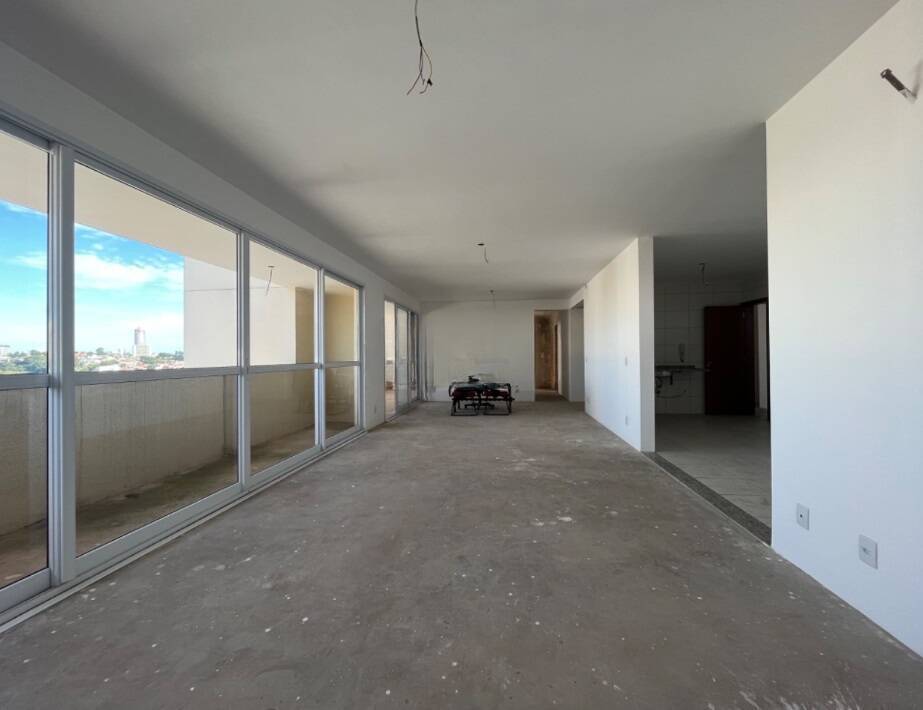 Apartamento à venda com 4 quartos, 230m² - Foto 1