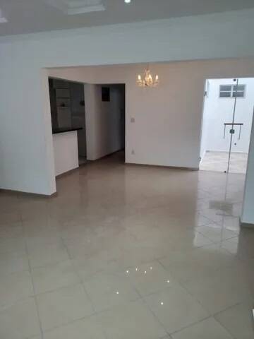 Casa à venda e aluguel com 4 quartos, 320m² - Foto 2