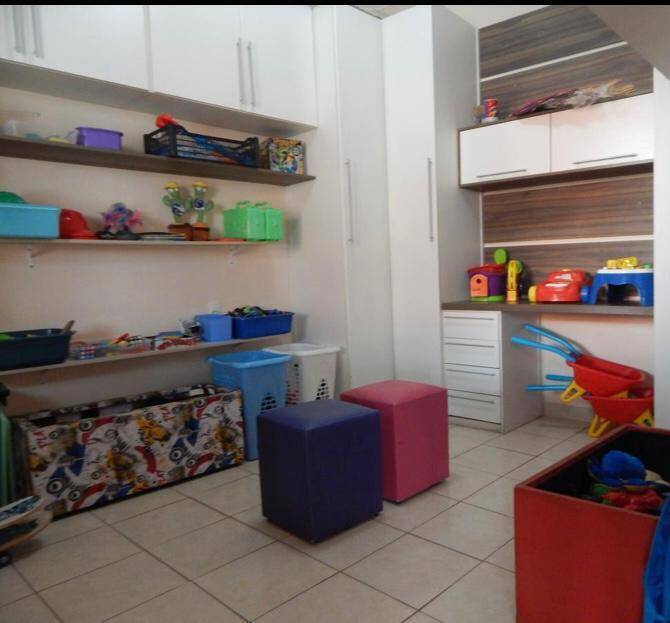 Casa à venda com 4 quartos, 281m² - Foto 19