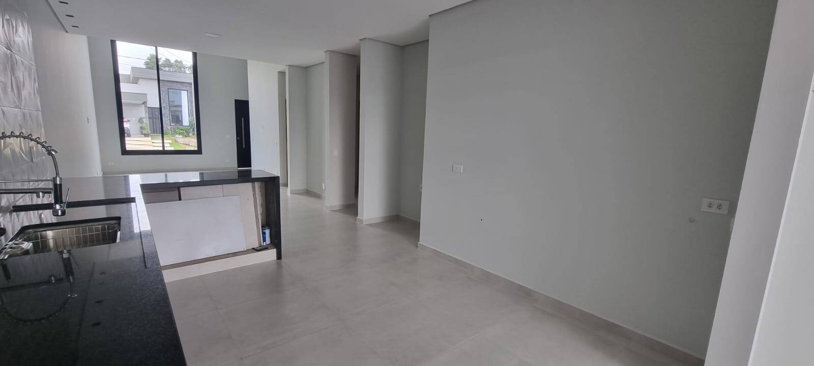 Casa de Condomínio à venda com 3 quartos, 165m² - Foto 1