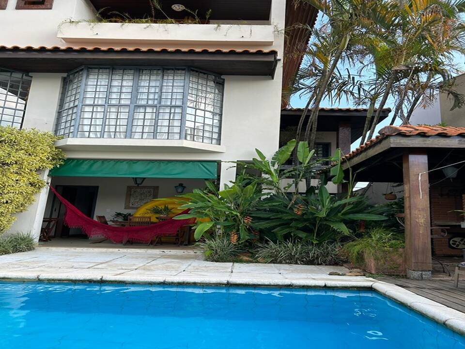 Casa de Condomínio à venda e aluguel com 3 quartos, 475m² - Foto 1