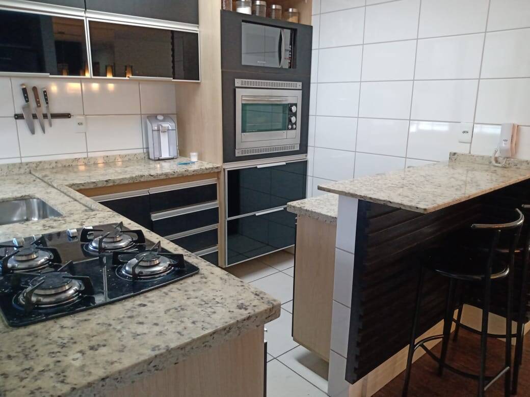 Apartamento à venda com 3 quartos, 92m² - Foto 1