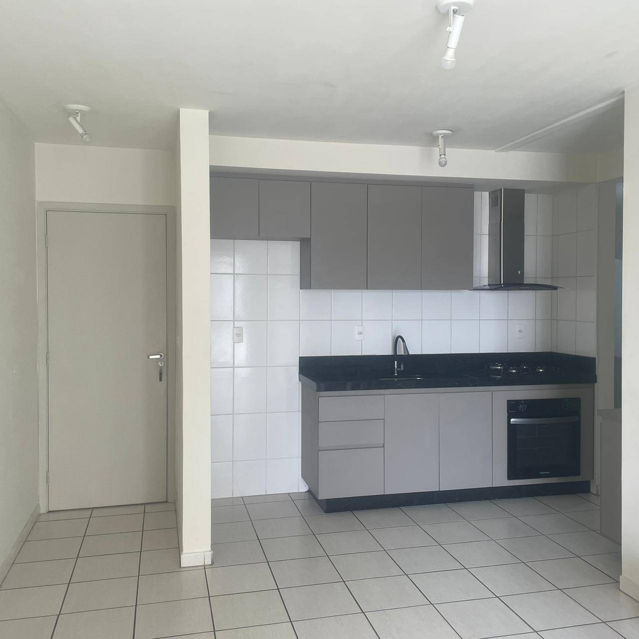 Apartamento à venda com 2 quartos, 64m² - Foto 1