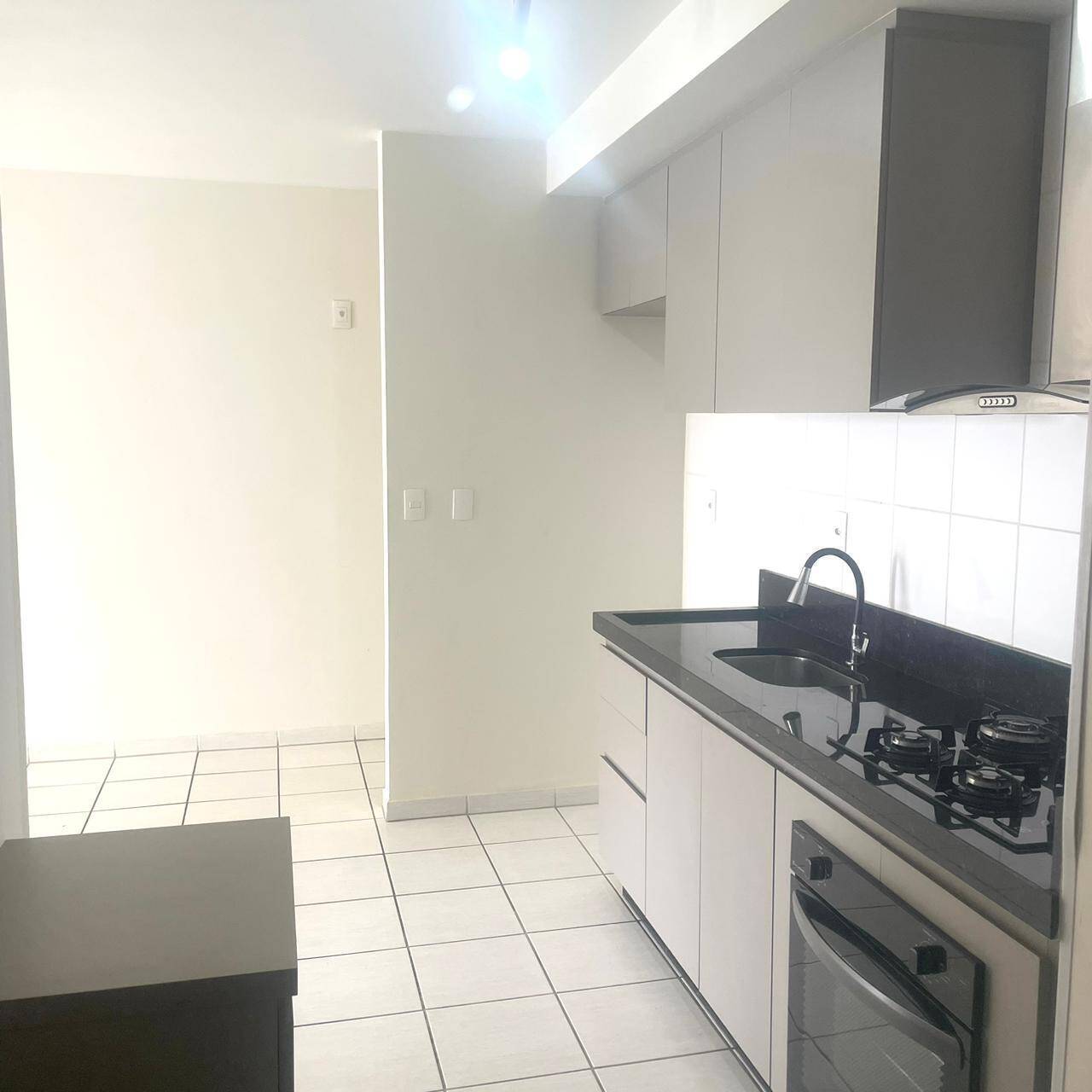 Apartamento à venda com 2 quartos, 64m² - Foto 3