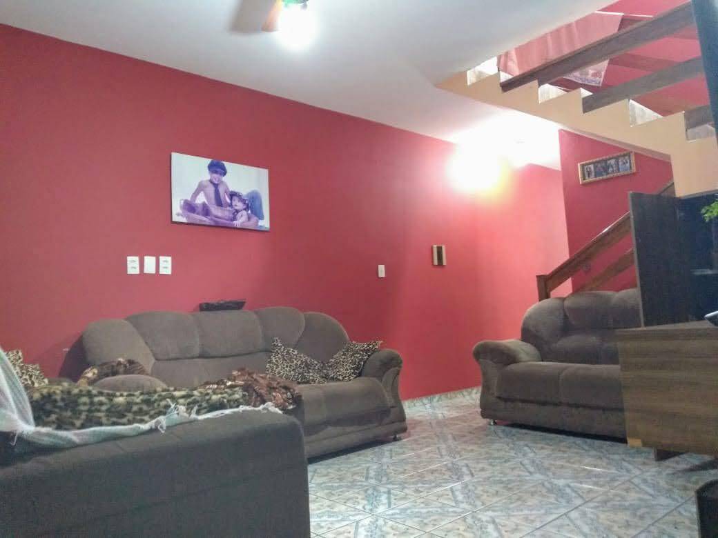 Casa à venda com 3 quartos, 190m² - Foto 1