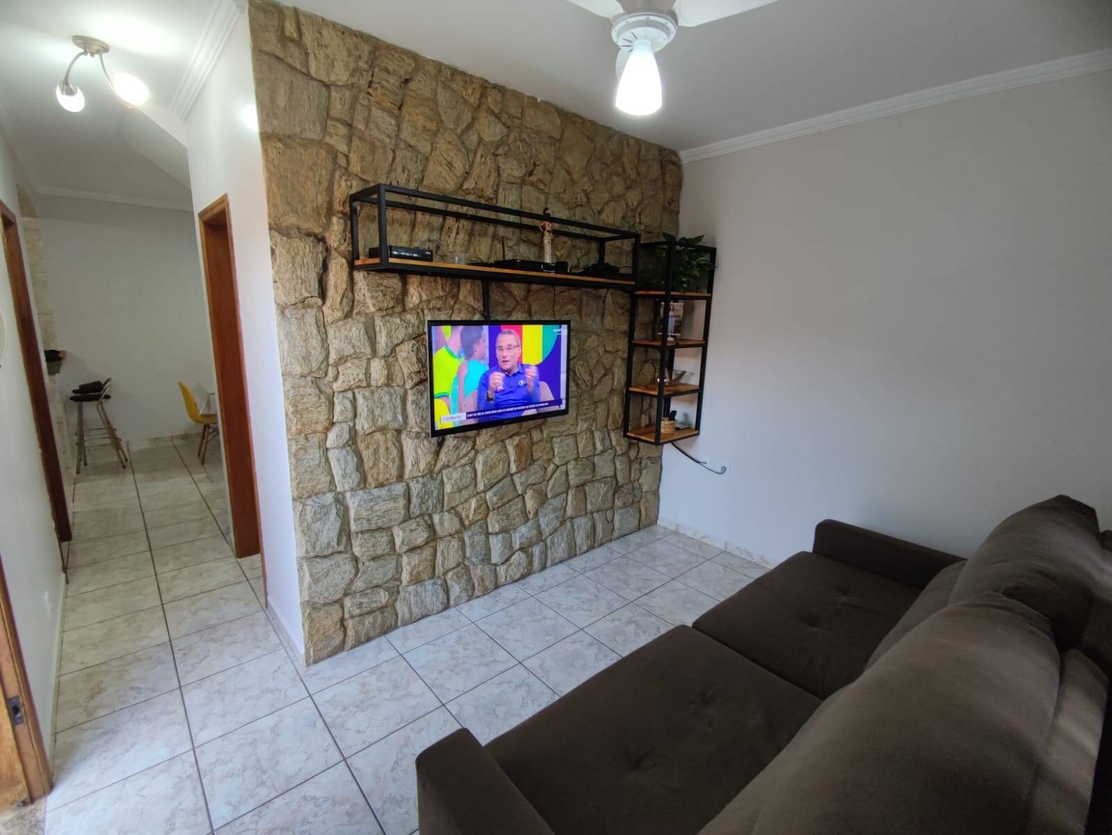 Casa à venda com 3 quartos, 110m² - Foto 2