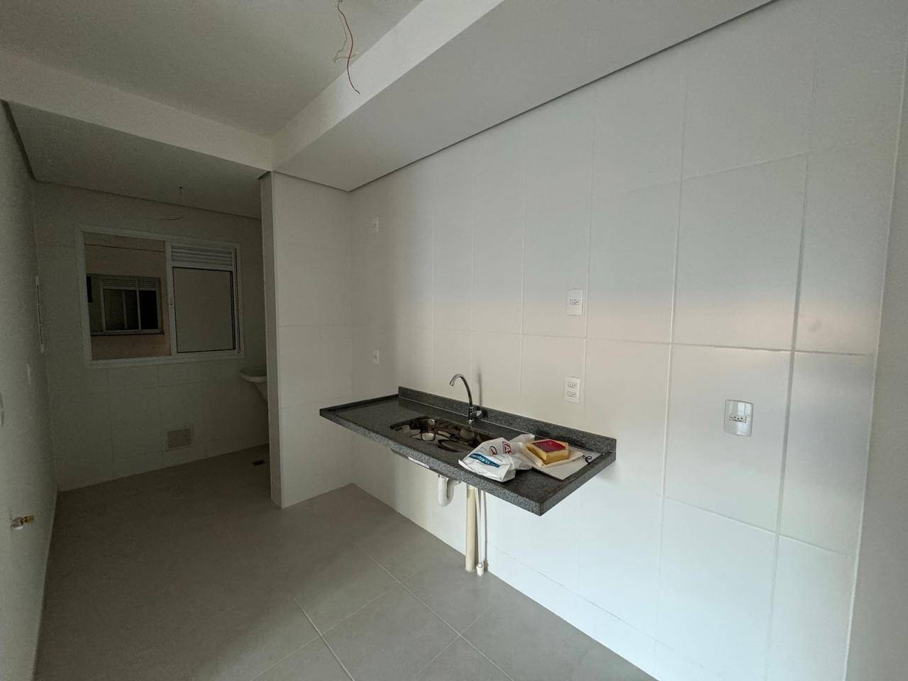 Apartamento à venda com 2 quartos, 64m² - Foto 4