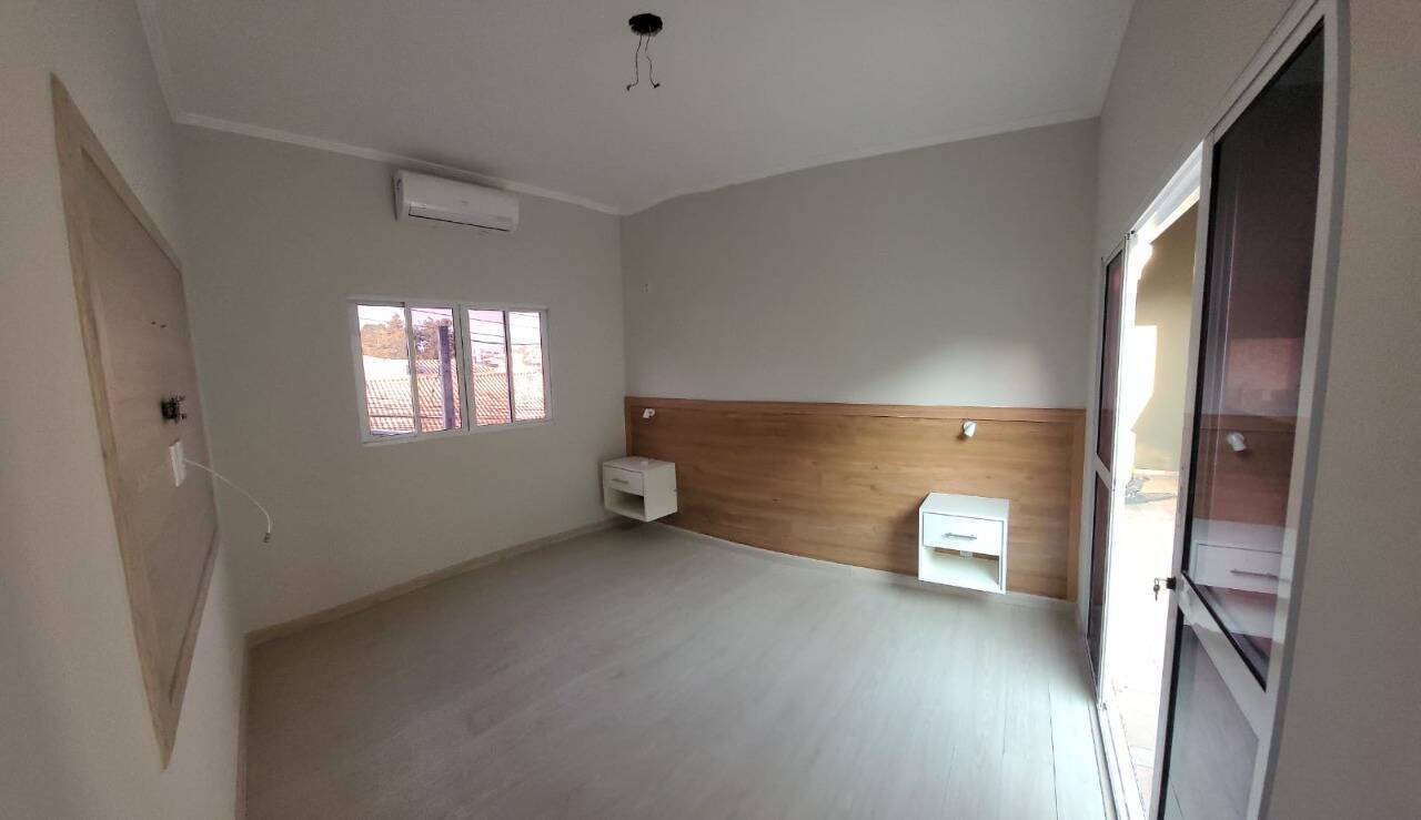 Casa à venda com 3 quartos, 300m² - Foto 11