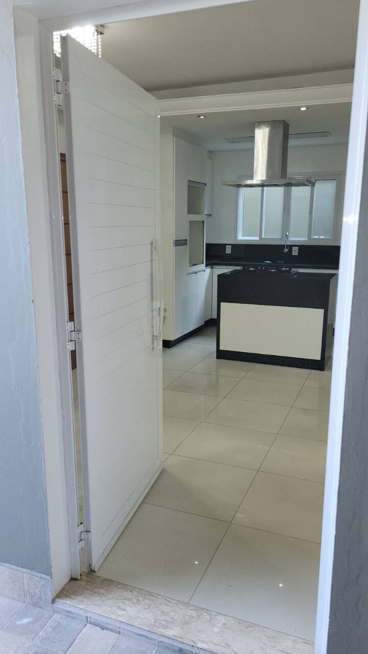 Casa à venda com 3 quartos, 300m² - Foto 32