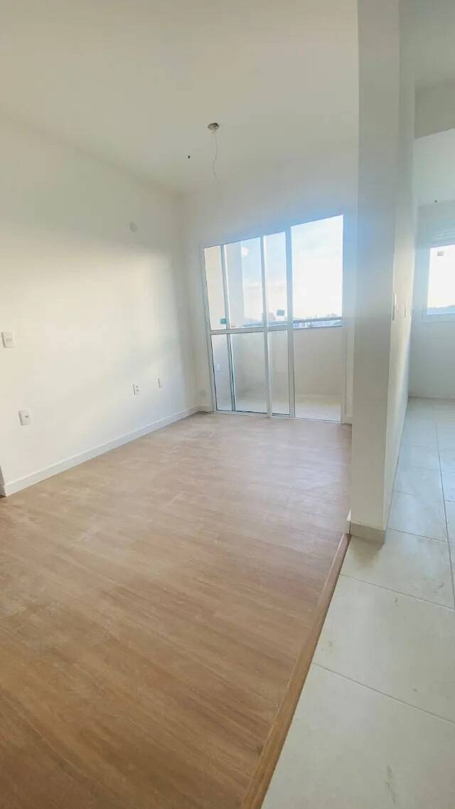 Apartamento à venda com 2 quartos, 61m² - Foto 1