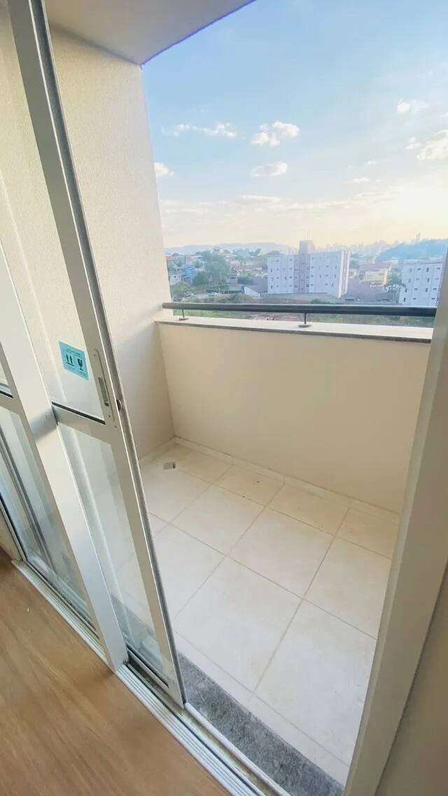 Apartamento à venda com 2 quartos, 61m² - Foto 4