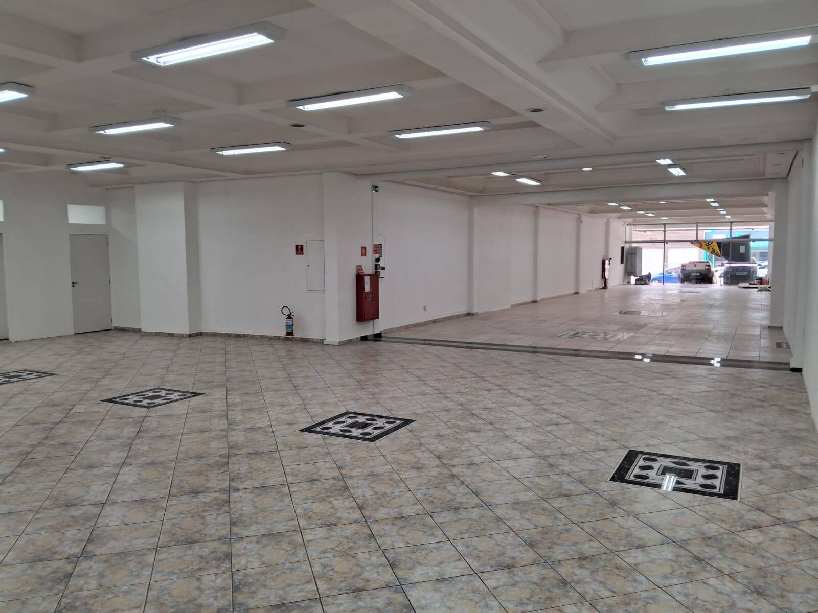 Loja-Salão para alugar, 385m² - Foto 1