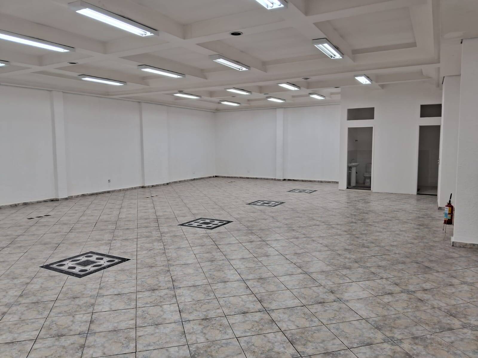 Loja-Salão para alugar, 385m² - Foto 2