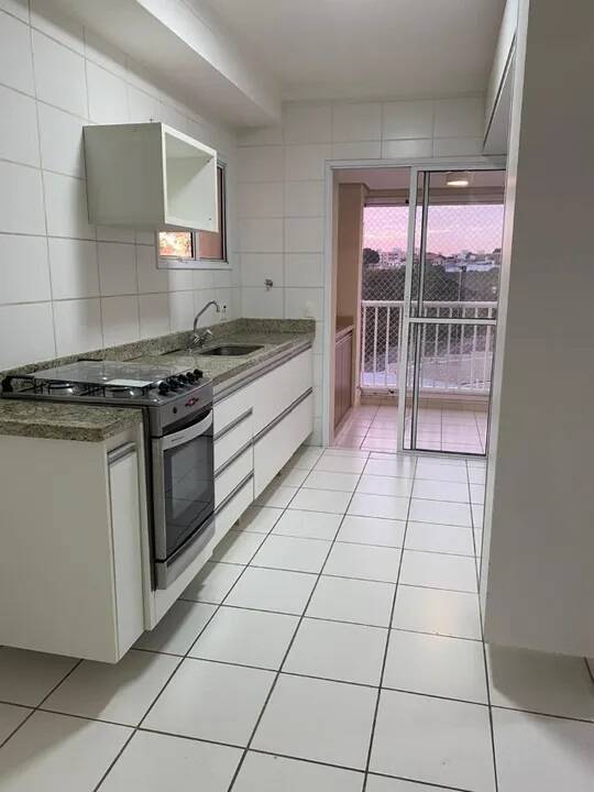 Apartamento à venda com 3 quartos, 111m² - Foto 3