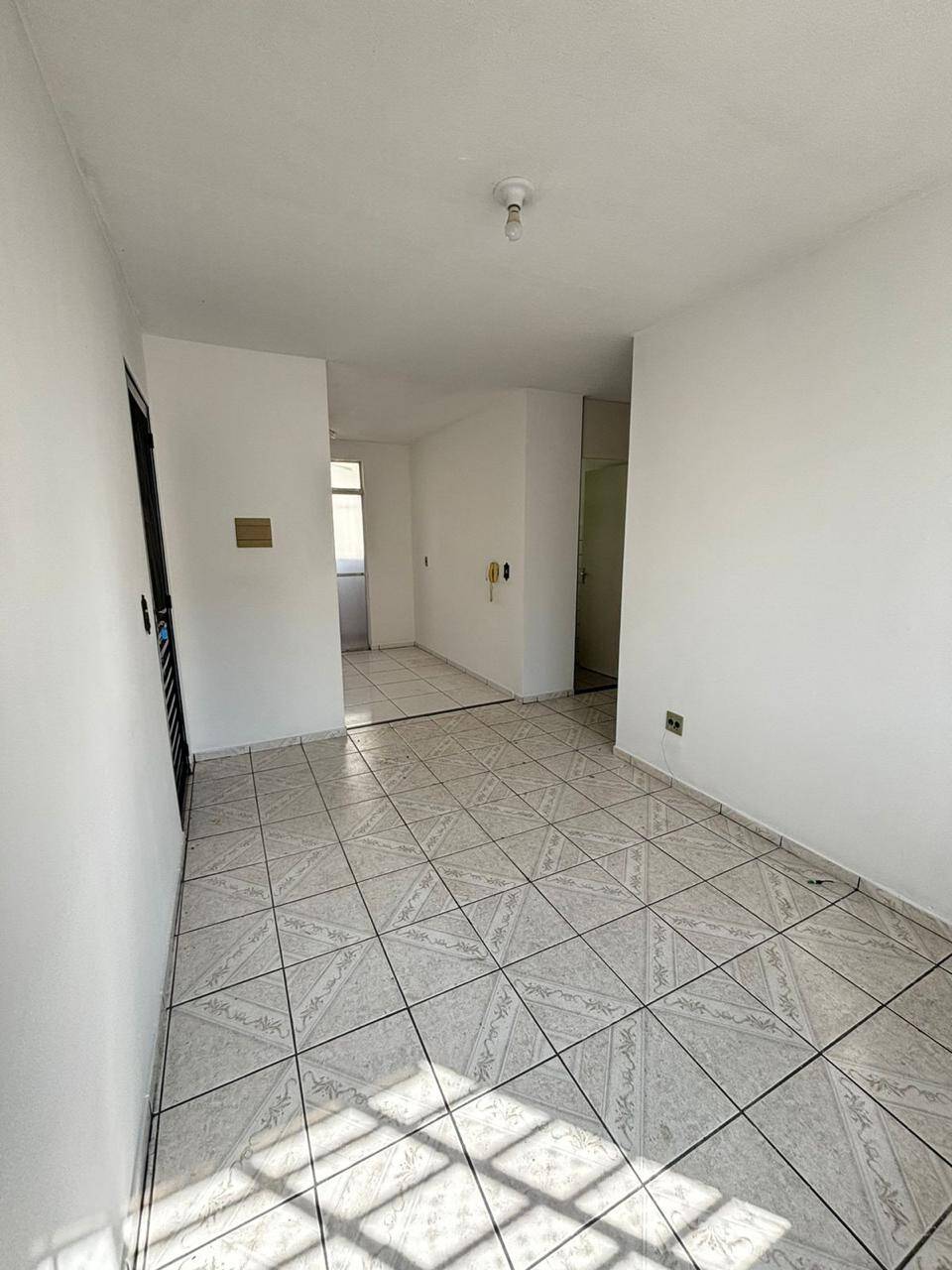 Apartamento à venda com 2 quartos, 60m² - Foto 3