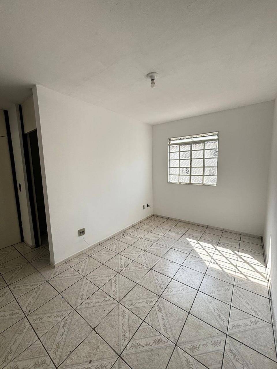 Apartamento à venda com 2 quartos, 60m² - Foto 2