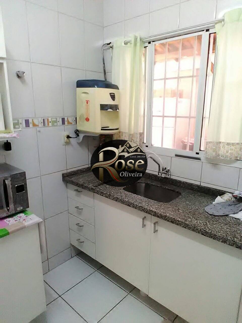 Casa à venda com 3 quartos, 159m² - Foto 1