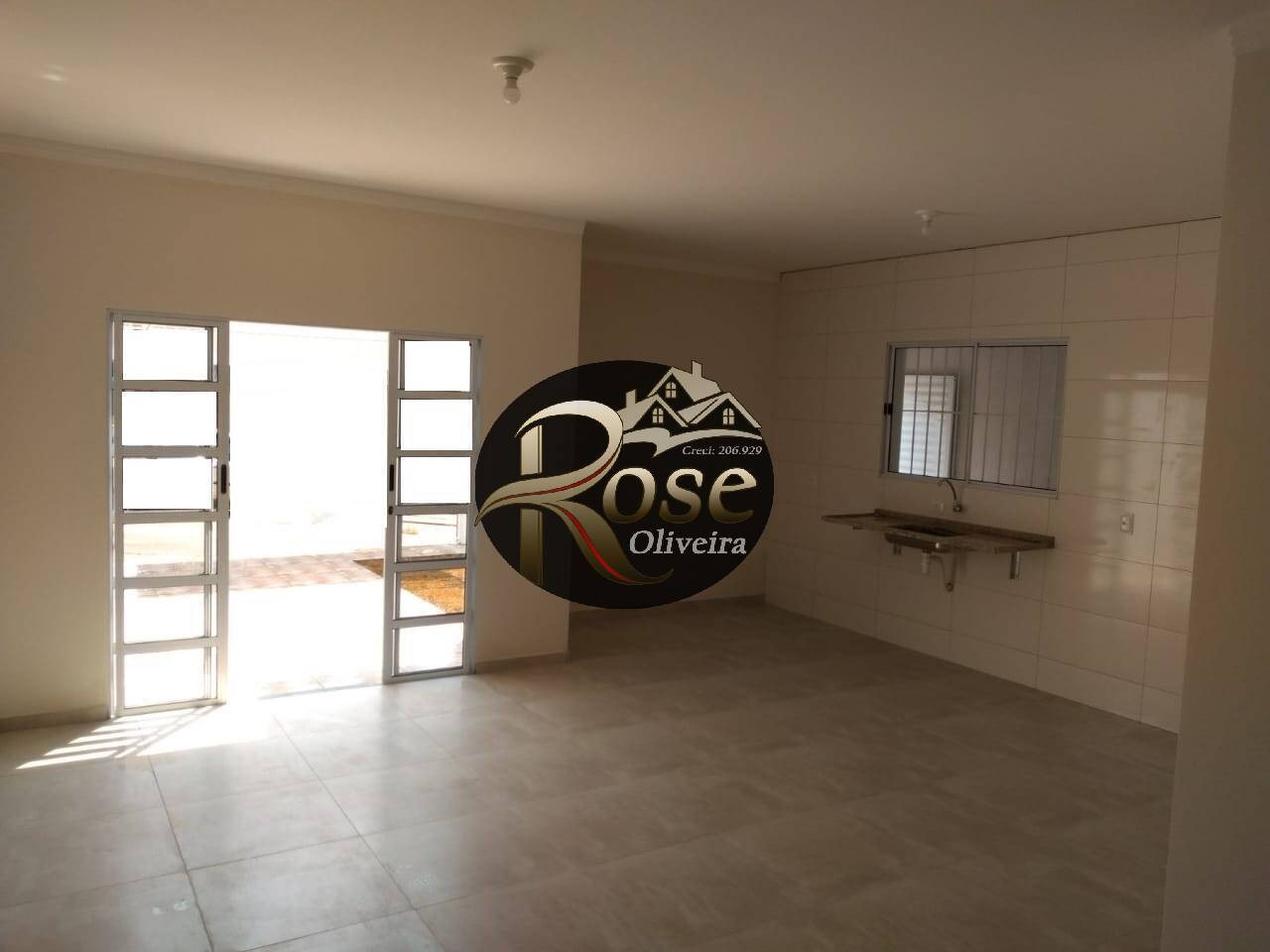 Casa à venda com 3 quartos, 85m² - Foto 2