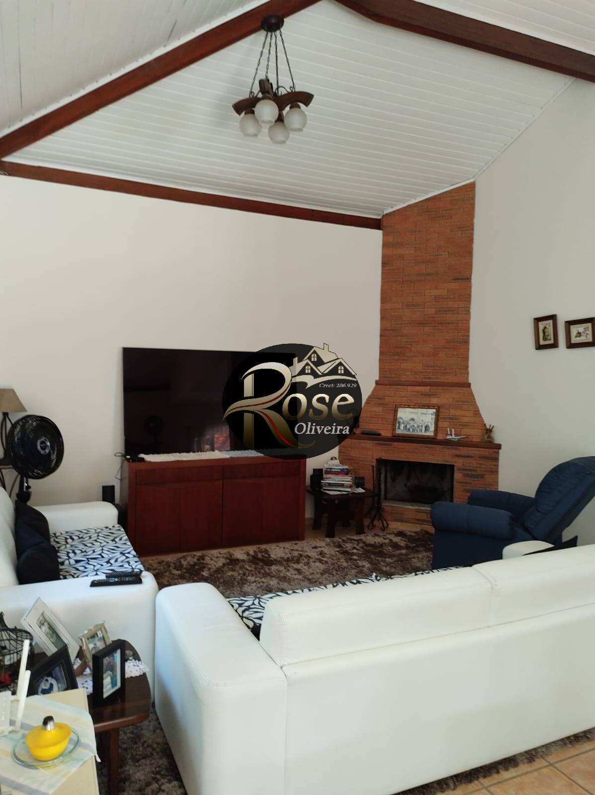 Casa de Condomínio à venda com 3 quartos, 207m² - Foto 2