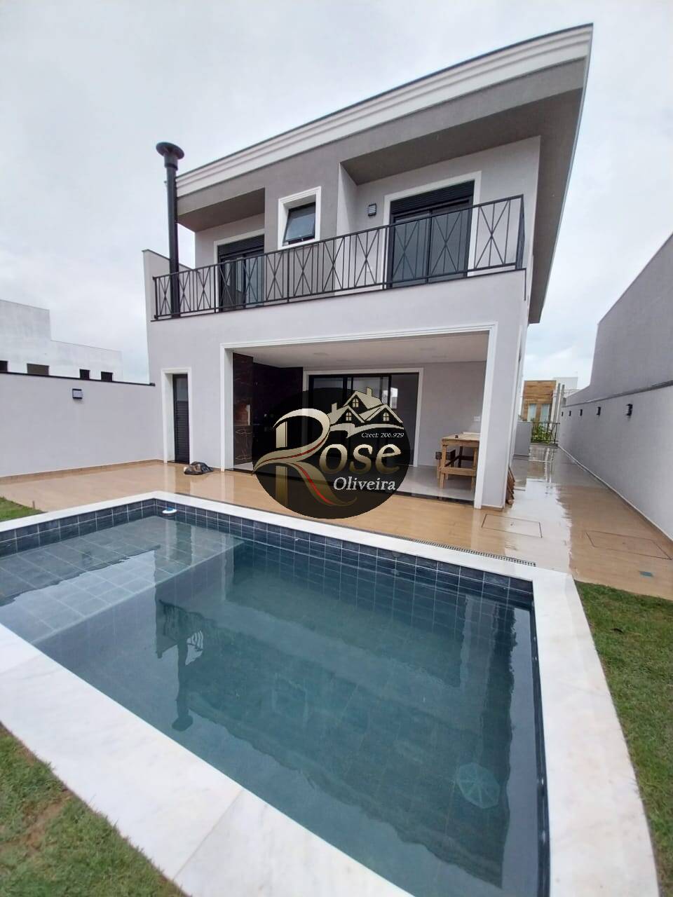 Casa de Condomínio à venda com 3 quartos, 253m² - Foto 1