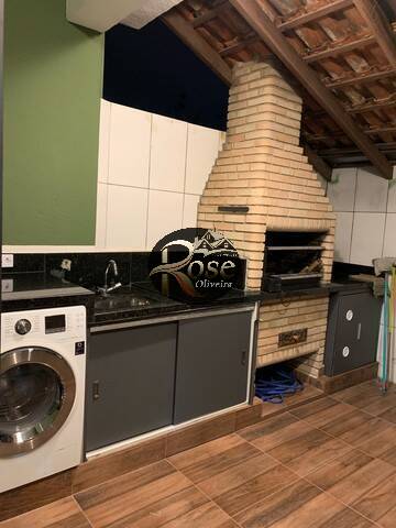 Casa à venda com 2 quartos, 140m² - Foto 1