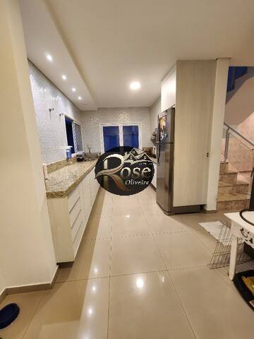 Casa à venda com 3 quartos, 303m² - Foto 5