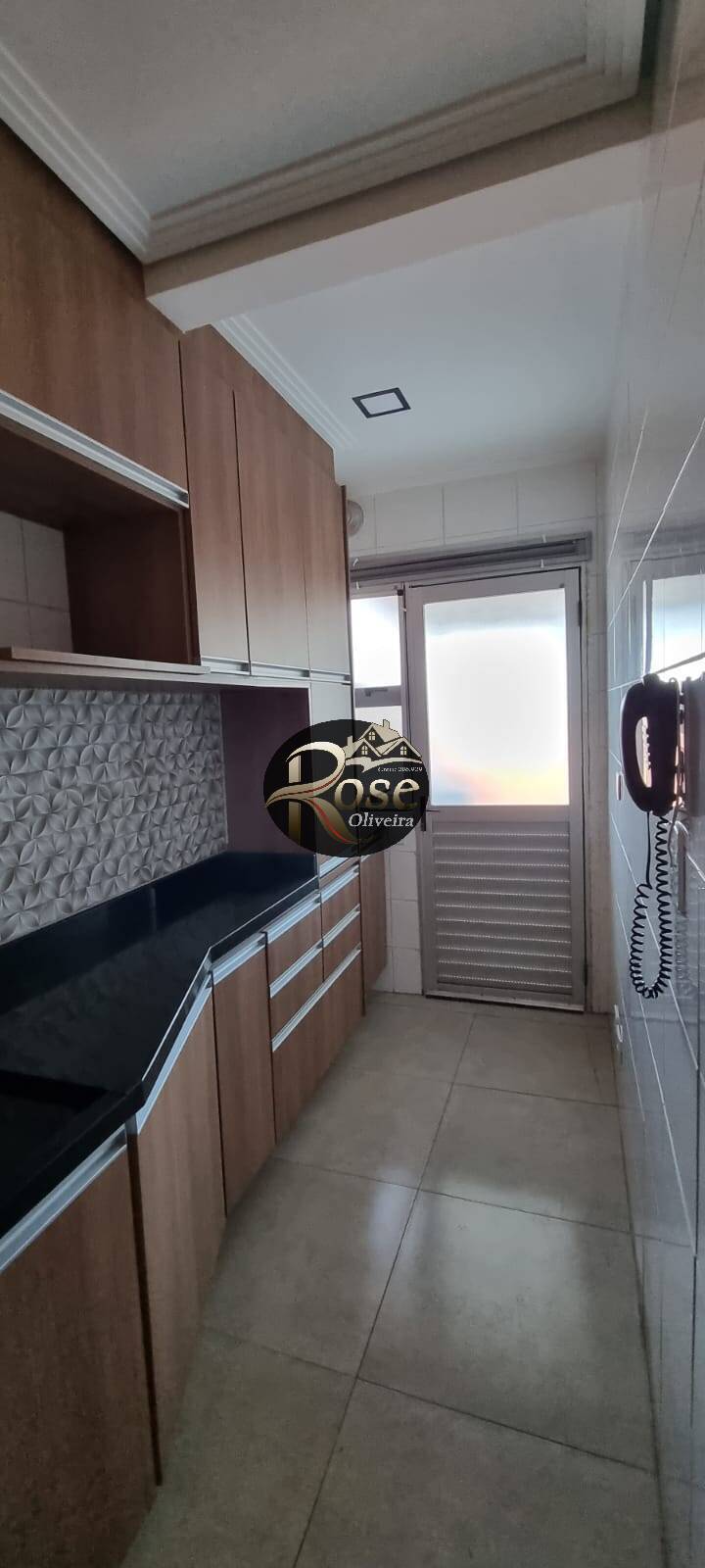 Apartamento à venda com 3 quartos, 240m² - Foto 2